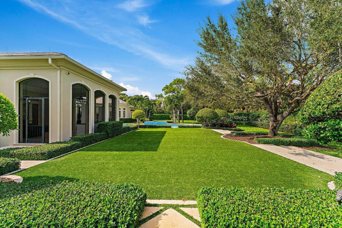 124 Bears Clb Dr Jupiter, FL 33477