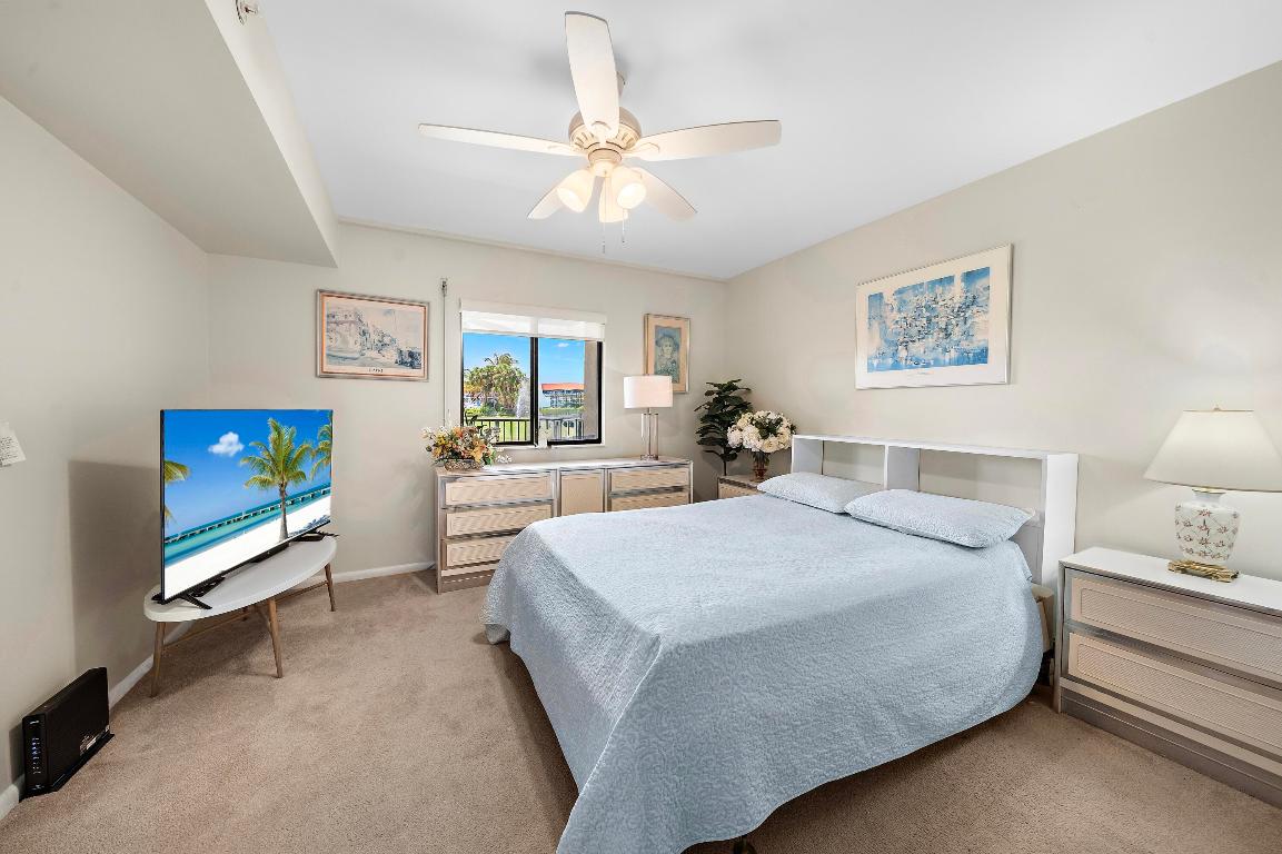 601 Seafarer Cir #104 Jupiter, FL 33477