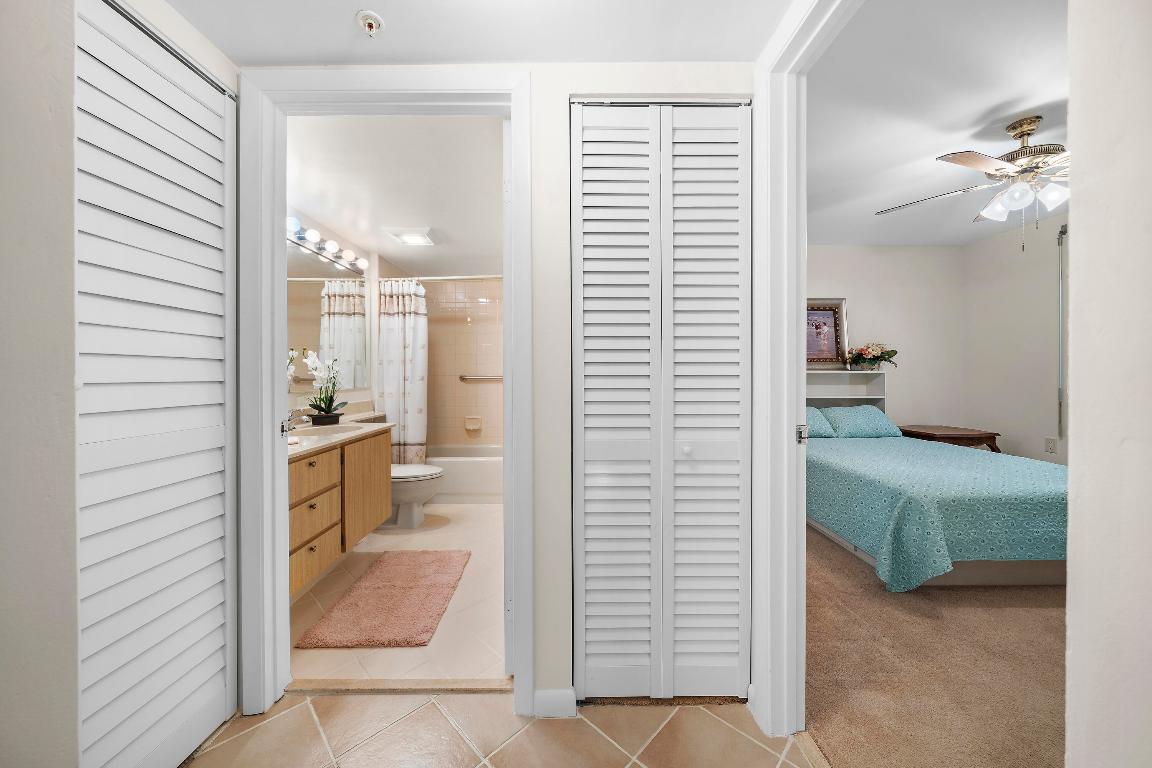 601 Seafarer Cir #104 Jupiter, FL 33477