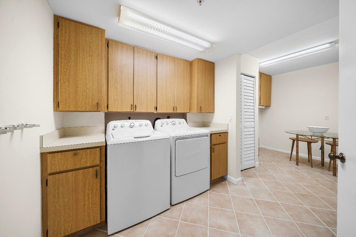 601 Seafarer Cir #104 Jupiter, FL 33477