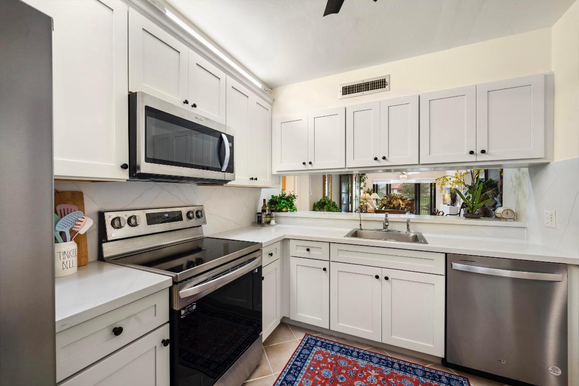 601 Seafarer Cir #104 Jupiter, FL 33477