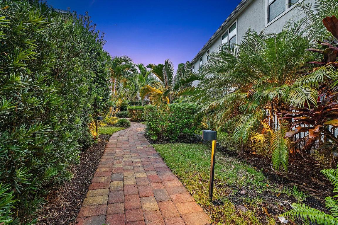 319 Sonoma Isles Jupiter, FL 33478