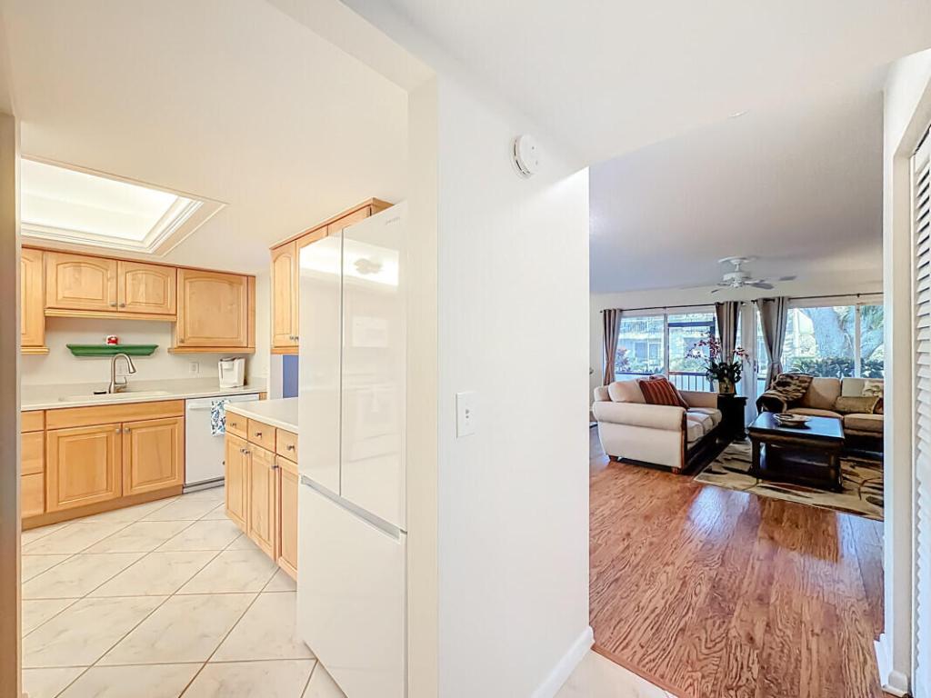 18410 SE Wood Hvn #F Jupiter, FL 33469