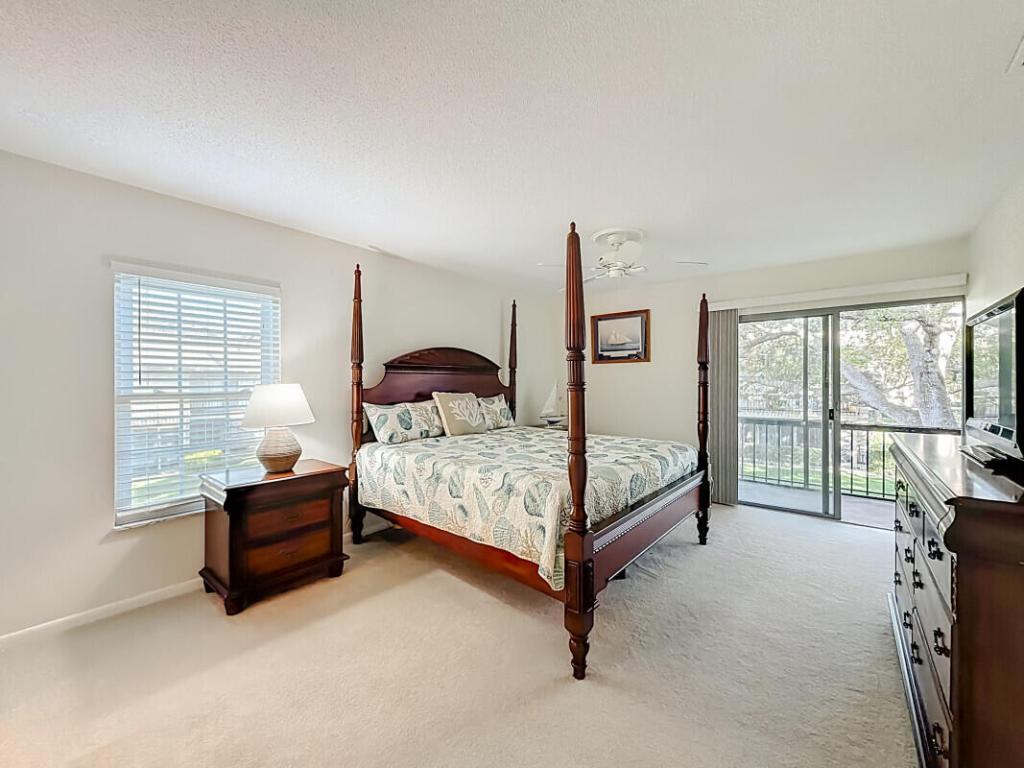 18410 SE Wood Hvn #F Jupiter, FL 33469