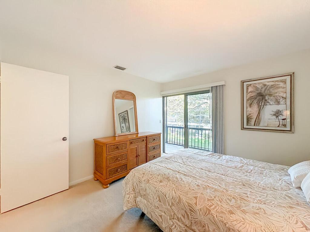 18410 SE Wood Hvn #F Jupiter, FL 33469