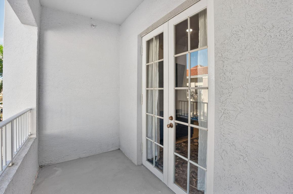 1200 Town Ctr #306 Jupiter, FL 33458