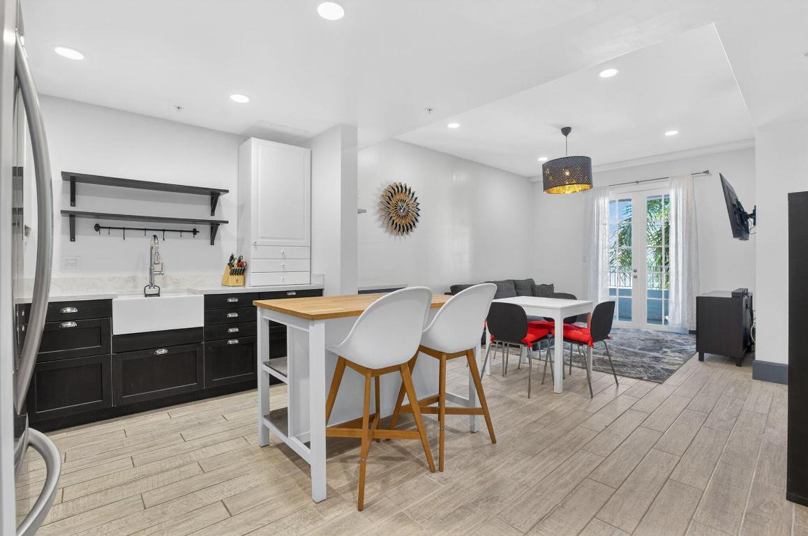 1200 Town Ctr #306 Jupiter, FL 33458