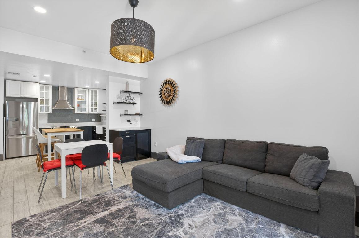 1200 Town Ctr #306 Jupiter, FL 33458