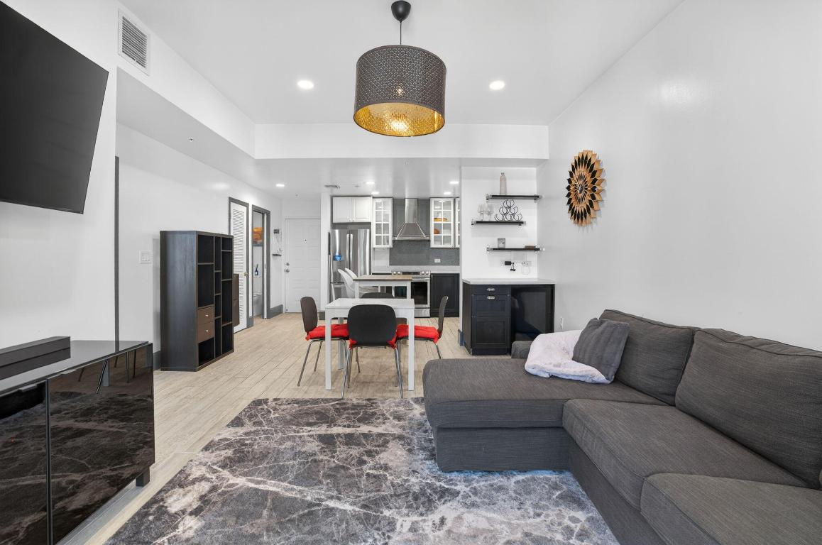 1200 Town Ctr #306 Jupiter, FL 33458