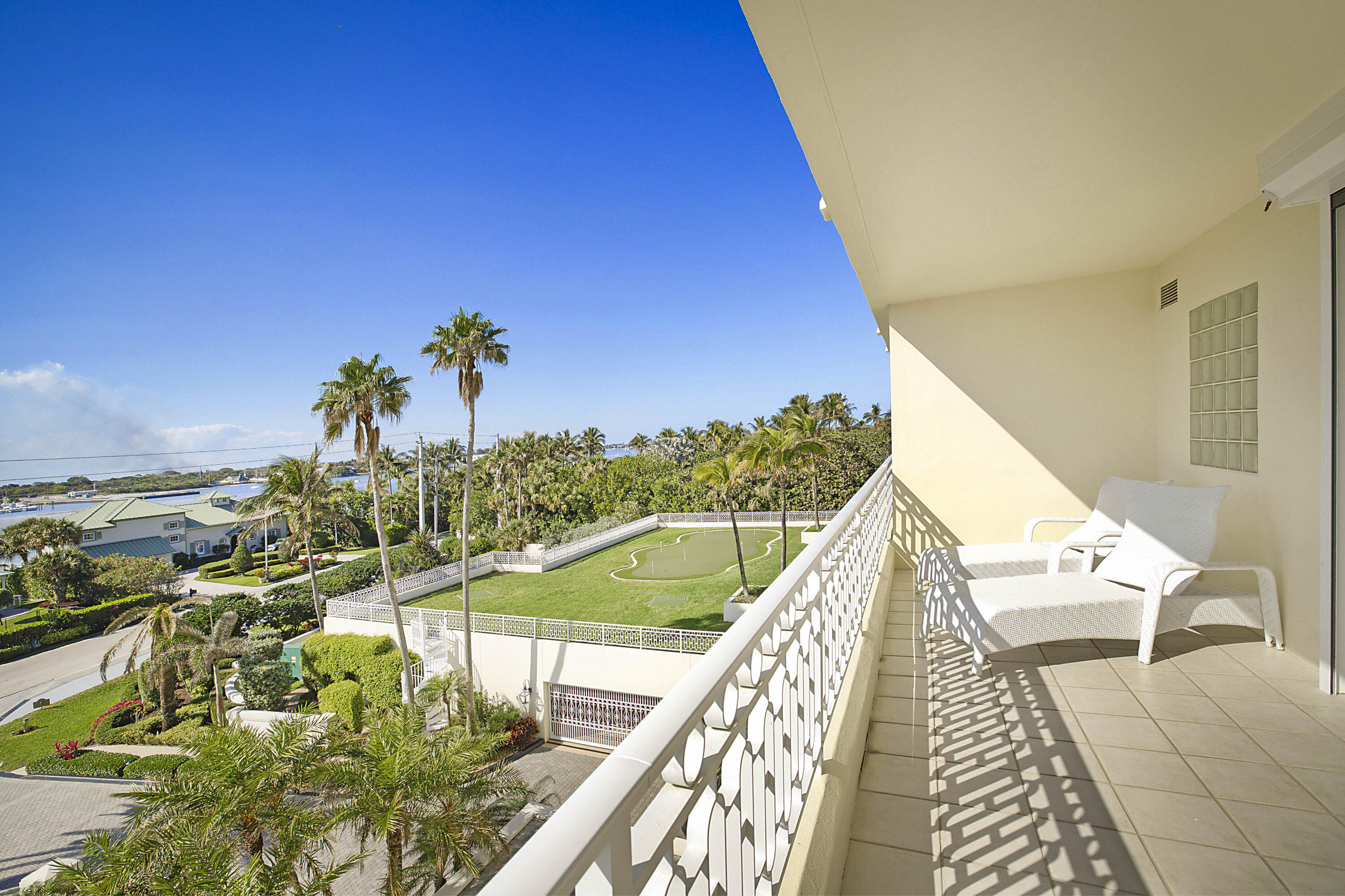 19950 S Beach Rd #4 Tequesta, FL 33469