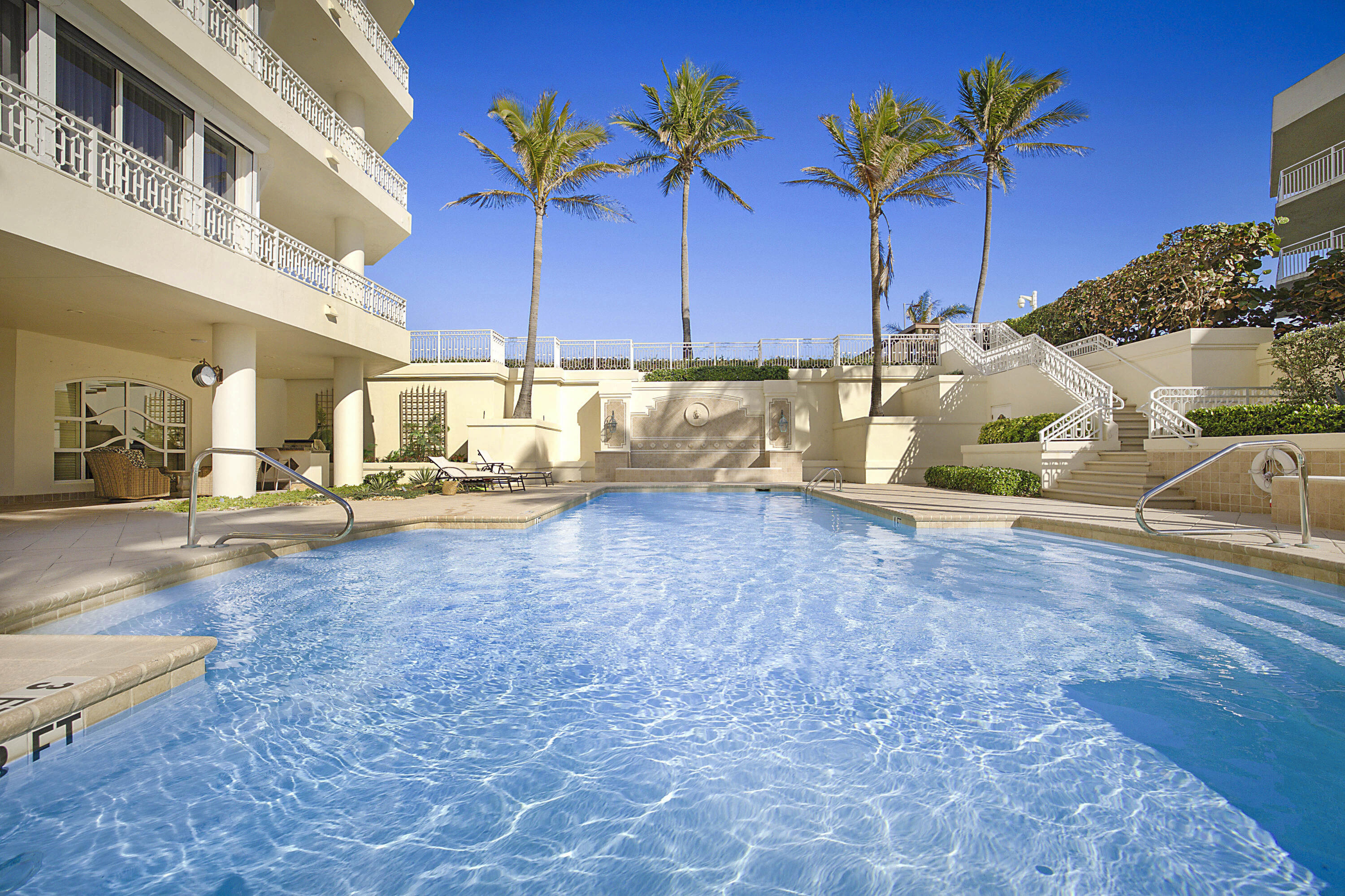 19950 S Beach Rd #4 Tequesta, FL 33469