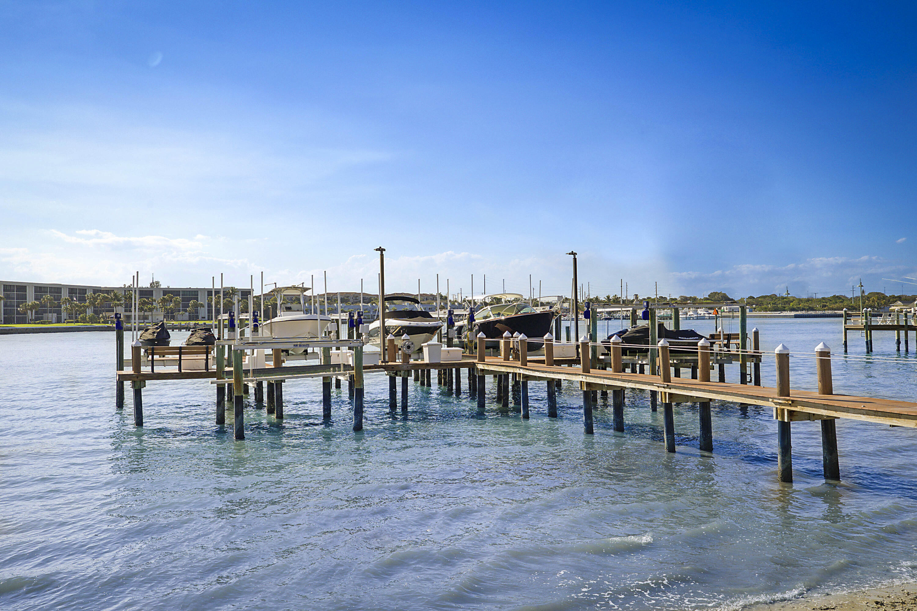 19950 S Beach Rd #4 Tequesta, FL 33469