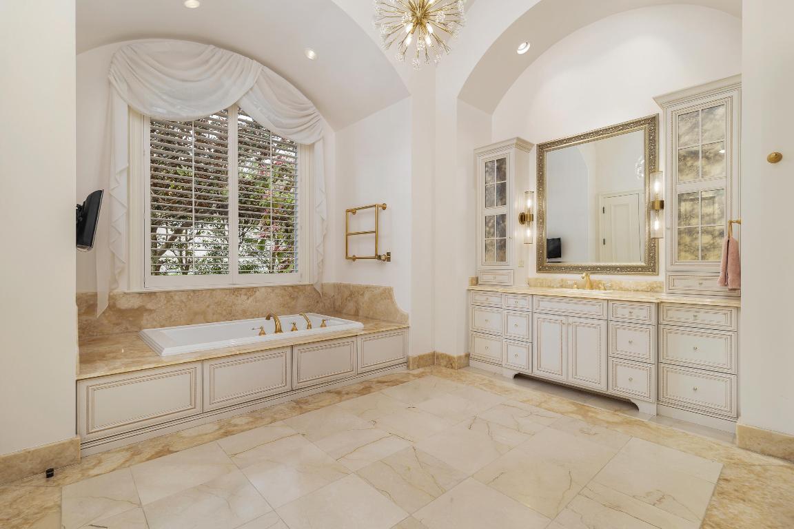 135 W Bears Clb Jupiter, FL 33477