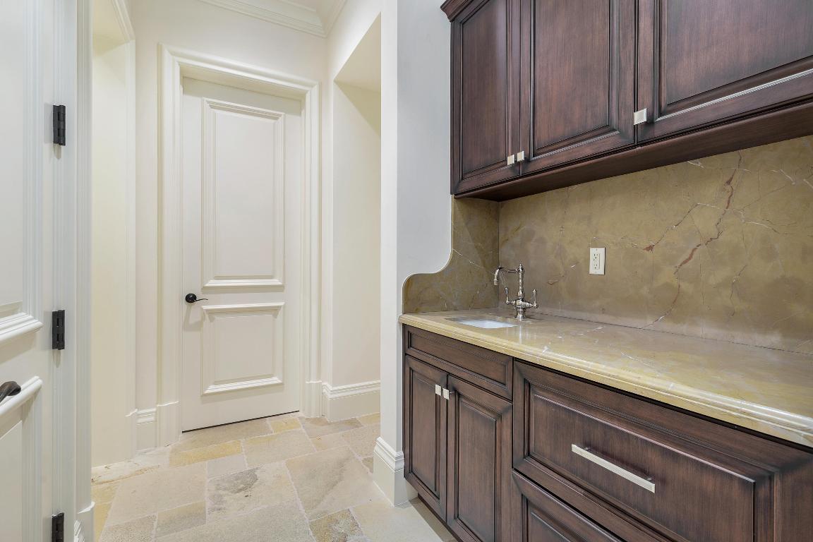 135 W Bears Clb Jupiter, FL 33477