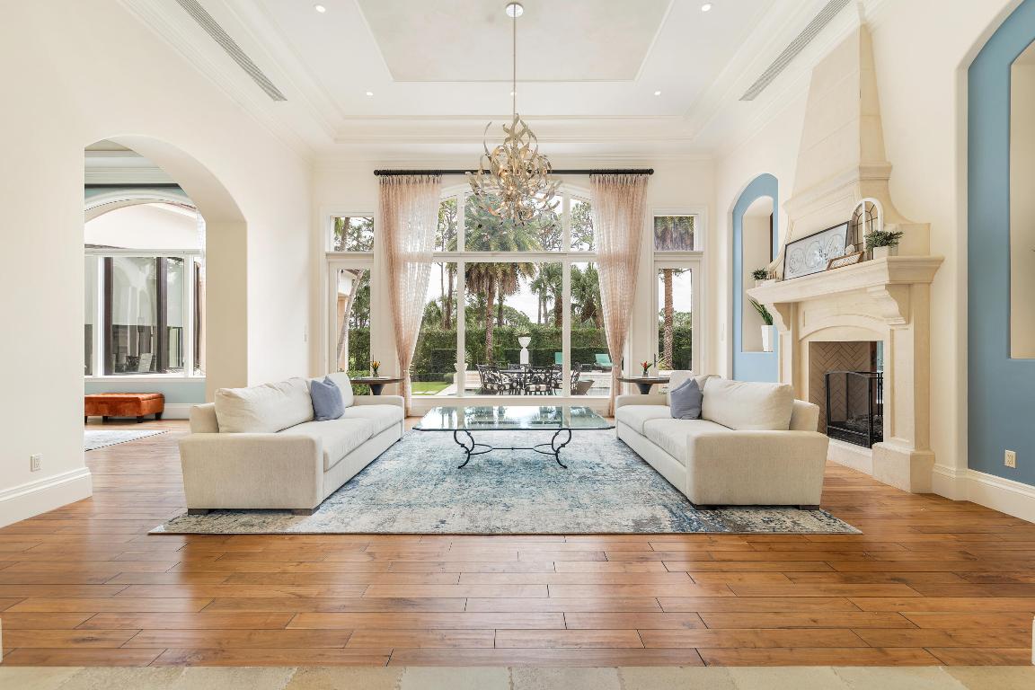 135 W Bears Clb Jupiter, FL 33477