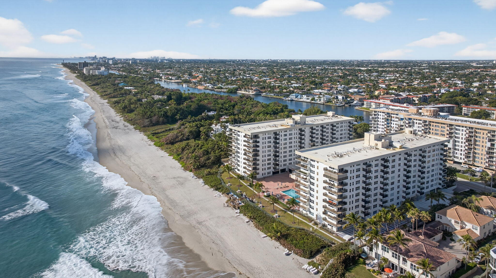 1147 Hillsboro Mile #908