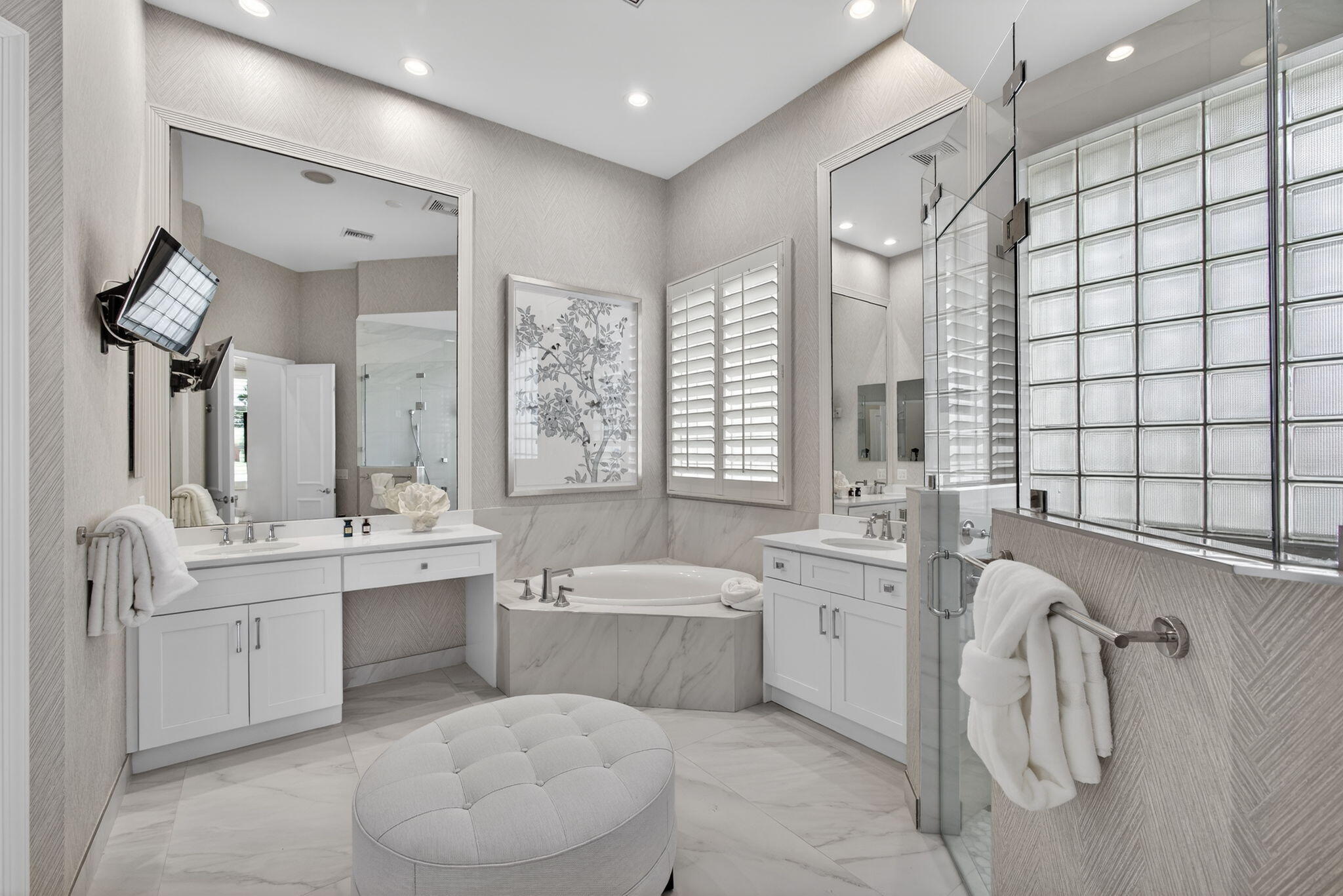 131 Porto Vecchio Palm Beach Gardens, FL 33418