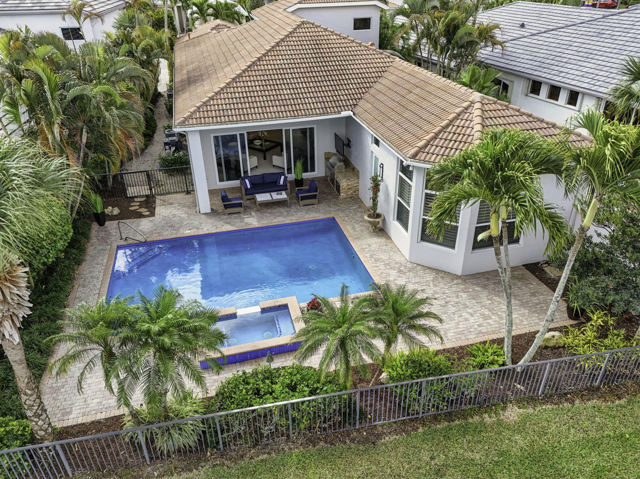 131 Porto Vecchio Palm Beach Gardens, FL 33418