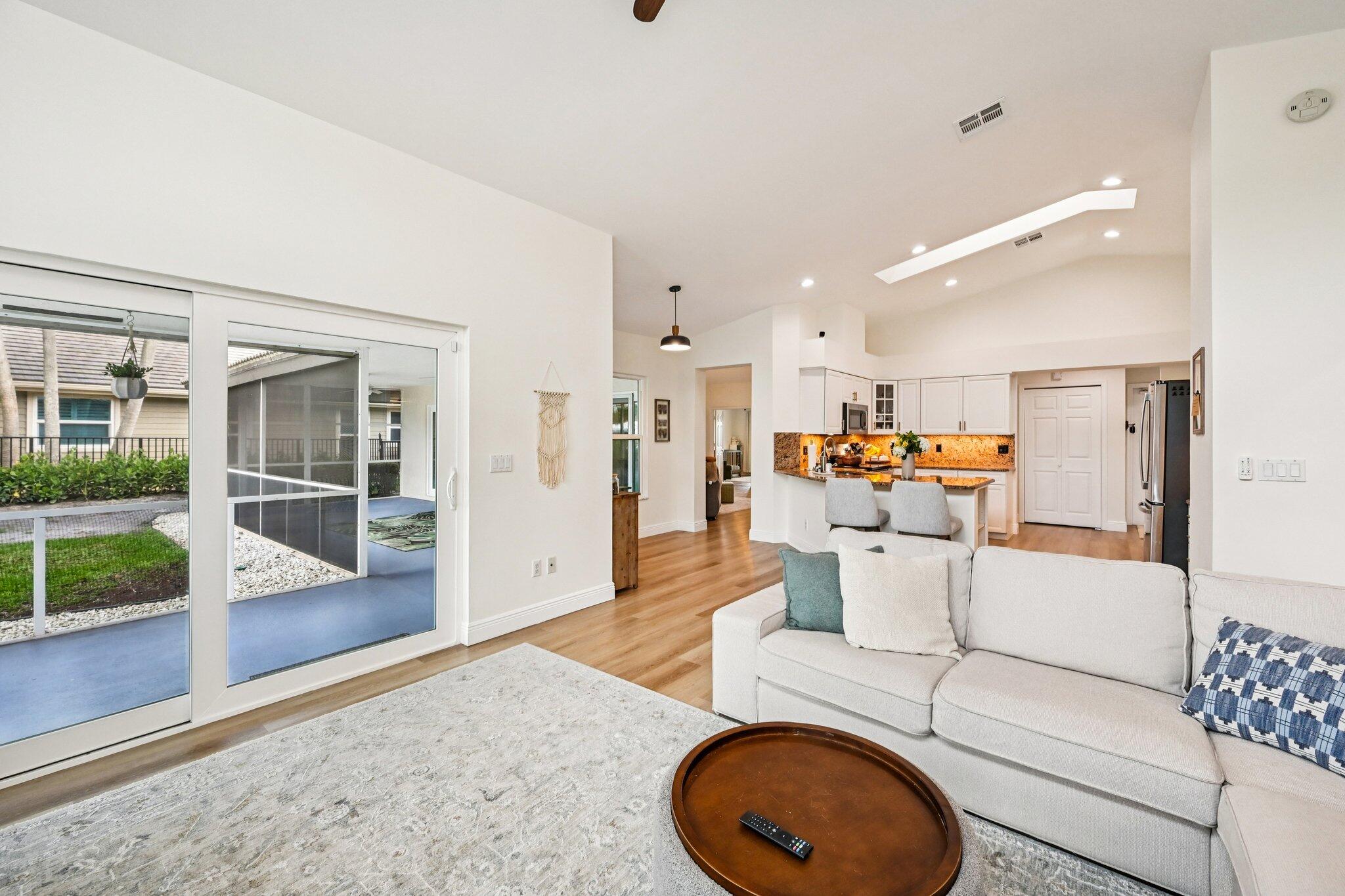 18295 Lake Bnd Jupiter, FL 33458