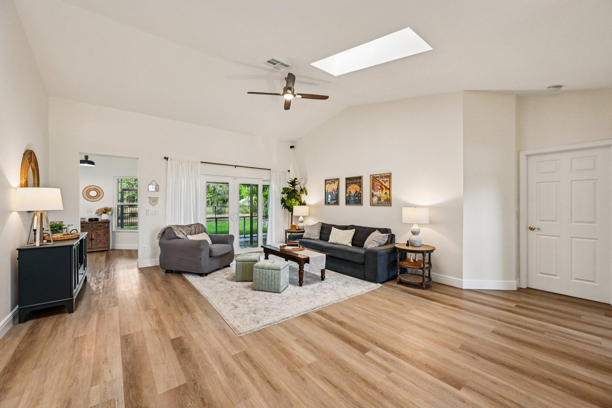 18295 Lake Bnd Jupiter, FL 33458