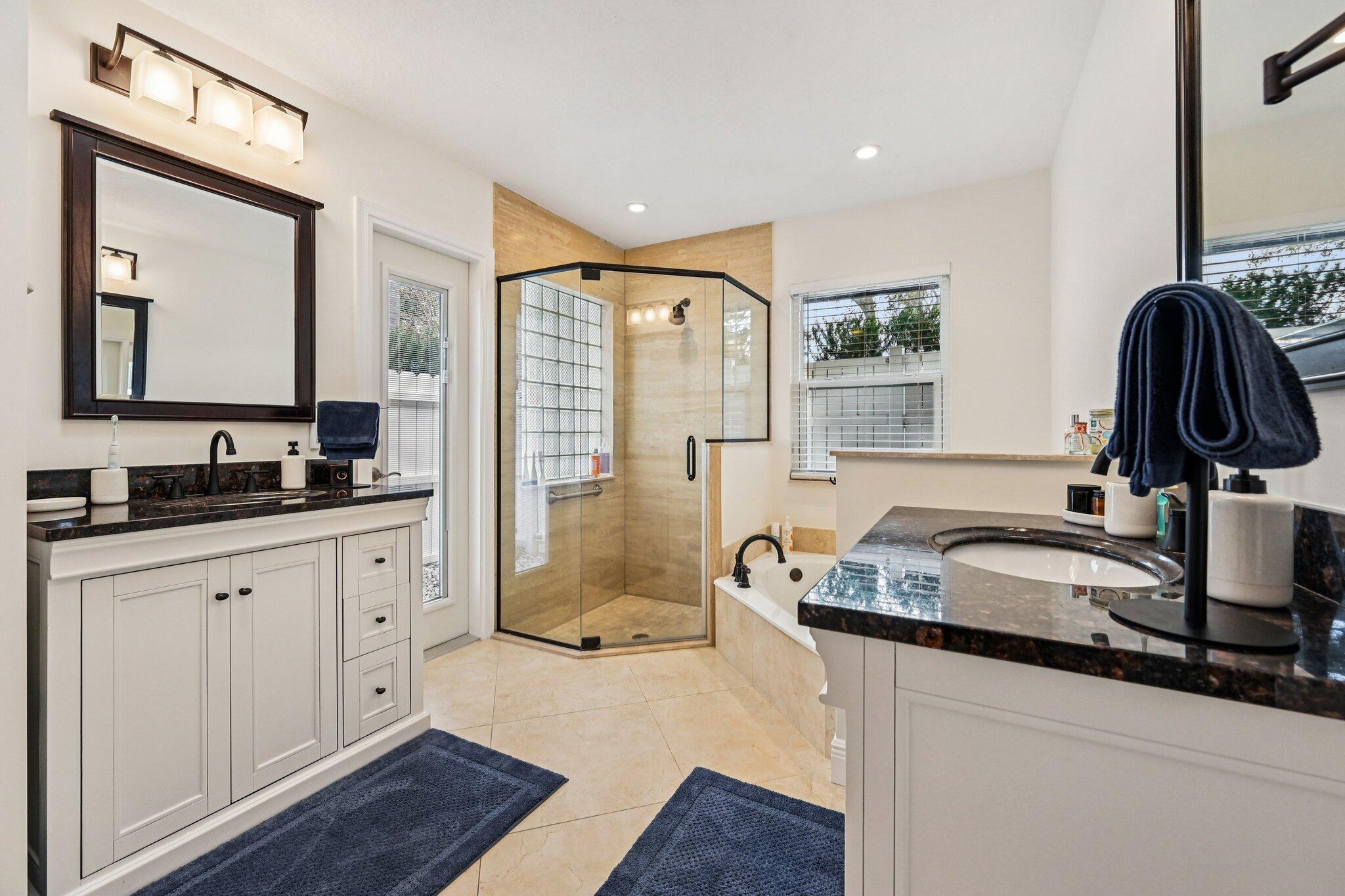 18295 Lake Bnd Jupiter, FL 33458