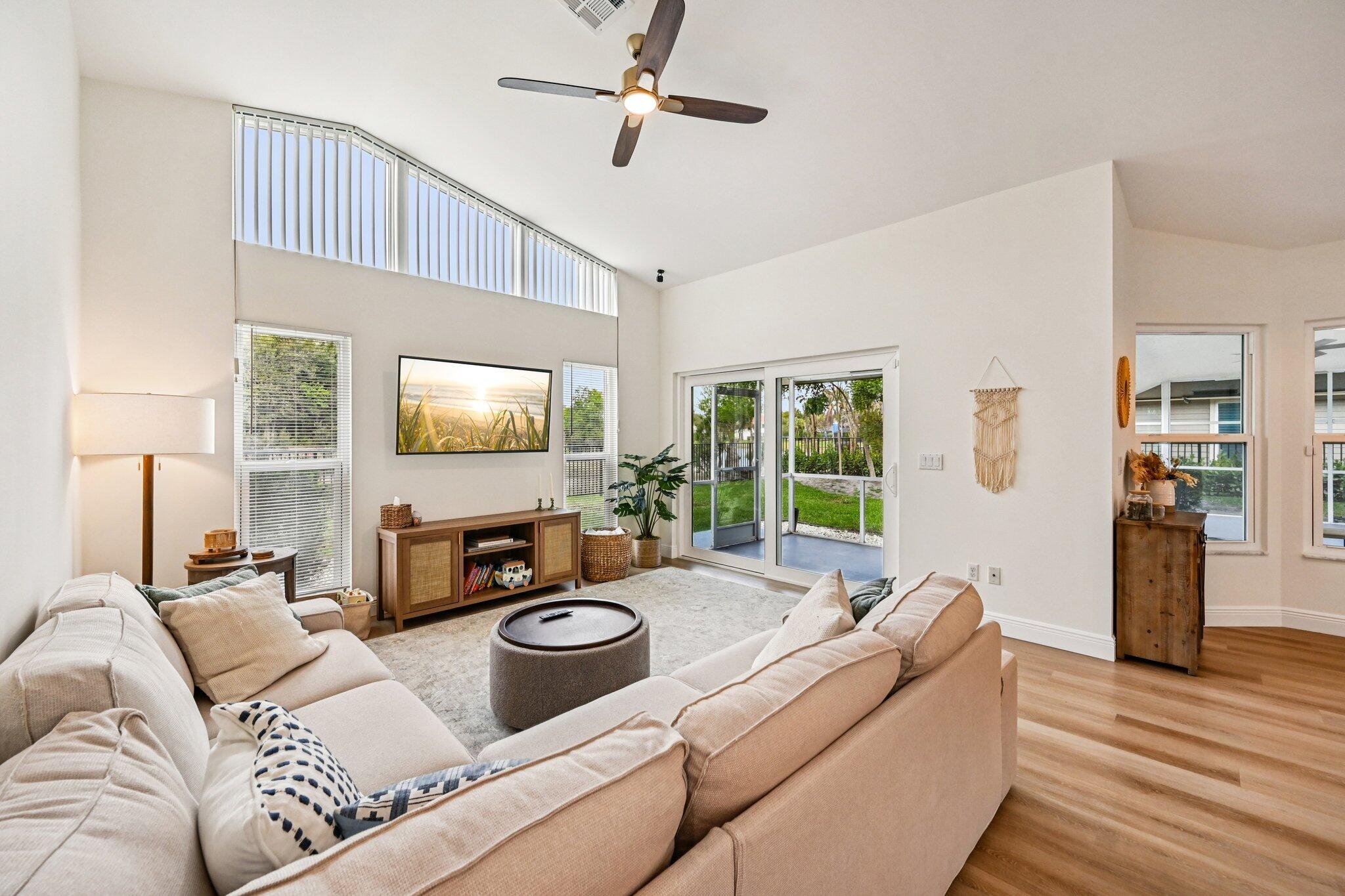 18295 Lake Bnd Jupiter, FL 33458