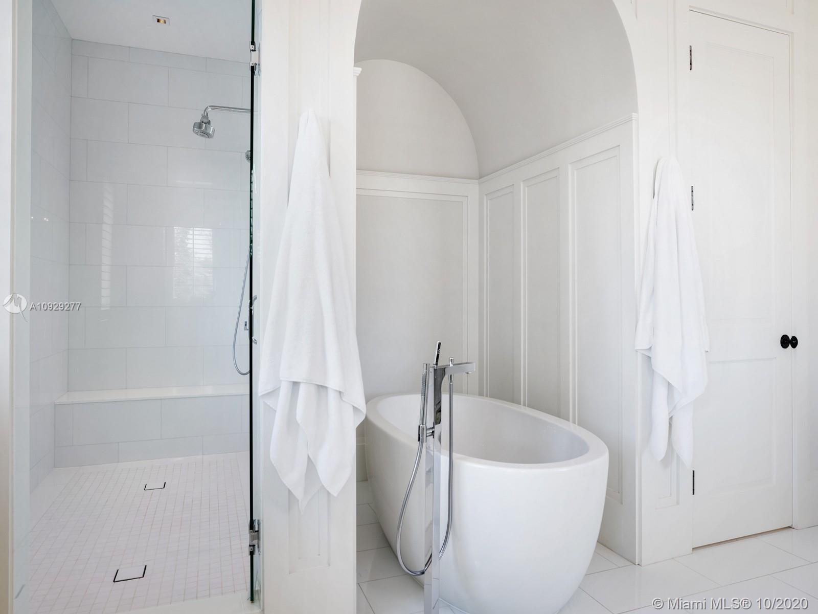 125 Solano Prado Coral Gables, FL 33156