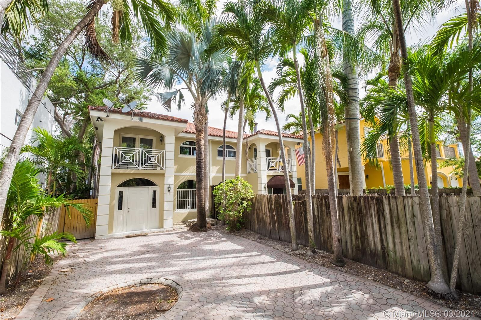 3143 Day Ave #B Miami, FL 33133