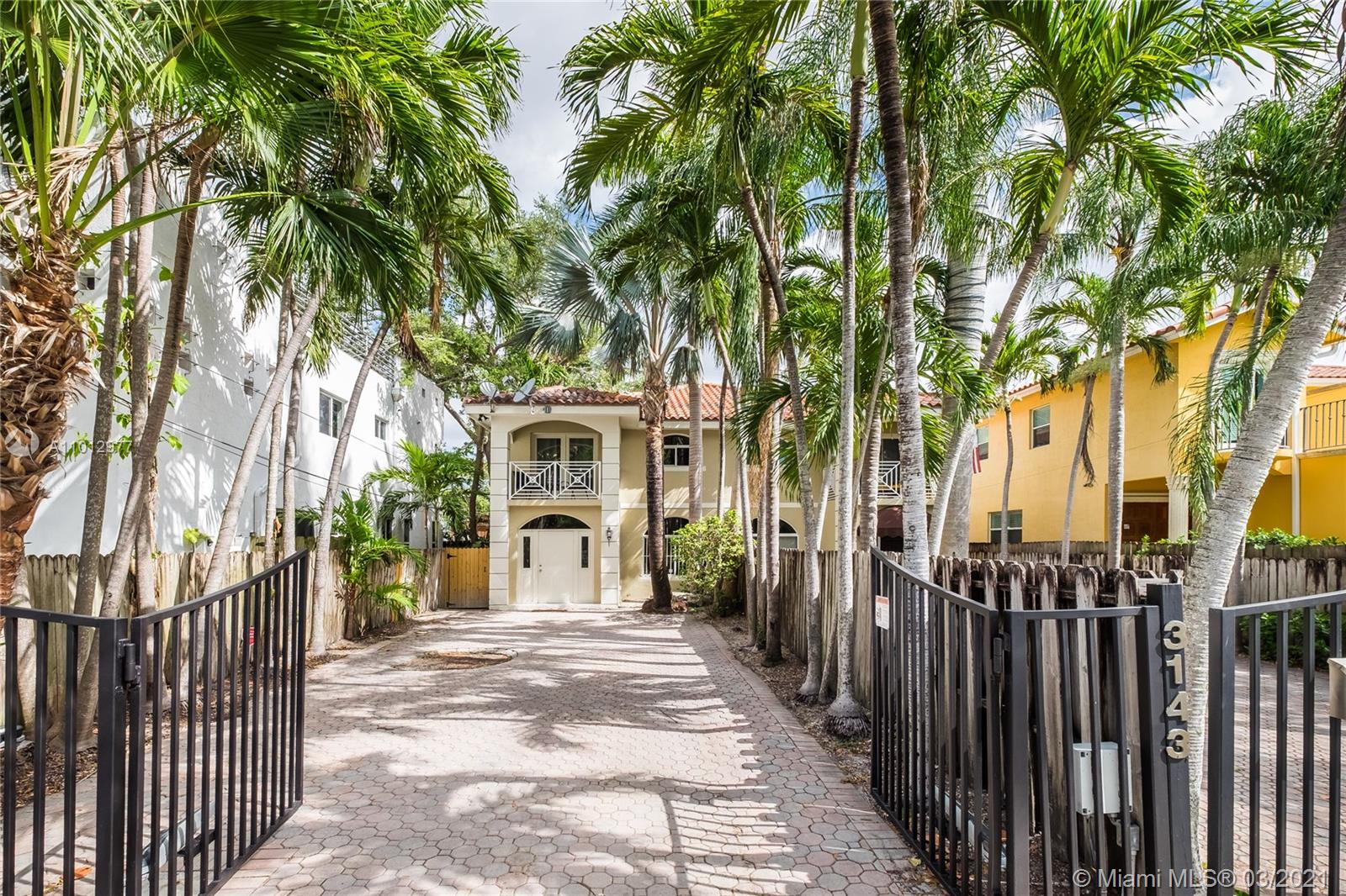 3143 Day Ave #B Miami, FL 33133