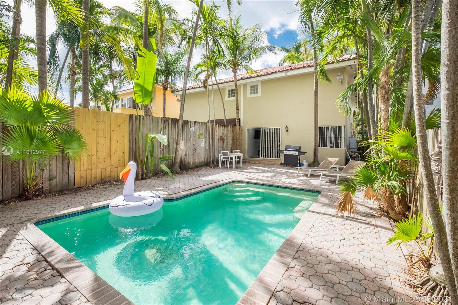 3143 Day Ave #B Miami, FL 33133