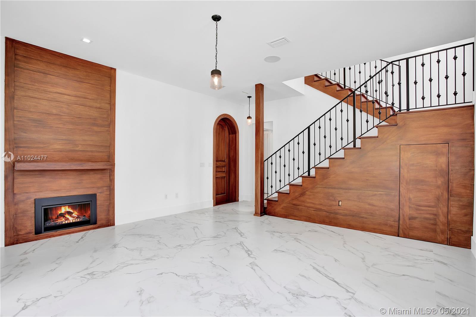 931 Valencia Ave Coral Gables, FL 33134