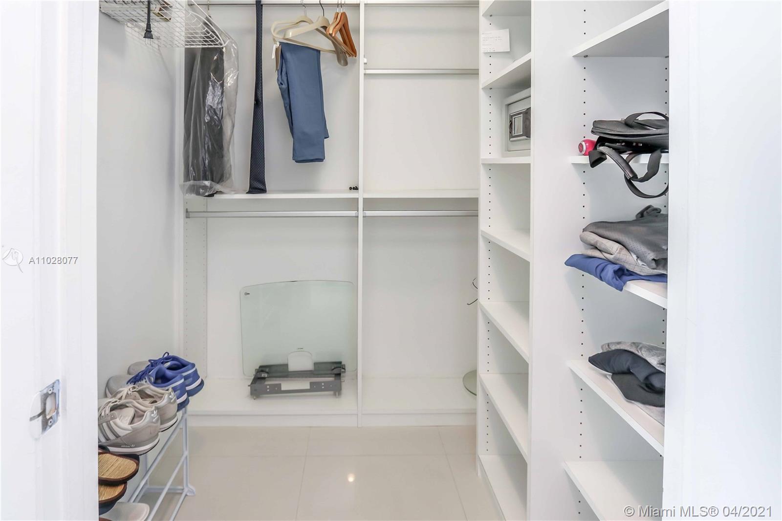 465 Brickell Ave #4403 Miami, FL 33131