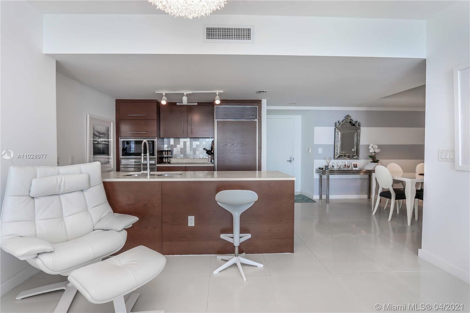 465 Brickell Ave #4403 Miami, FL 33131