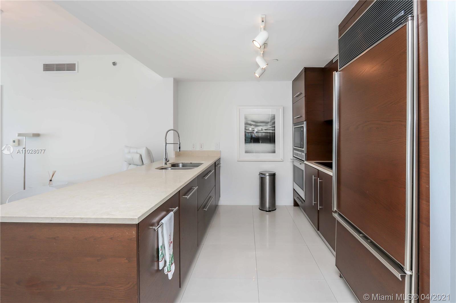 465 Brickell Ave #4403 Miami, FL 33131