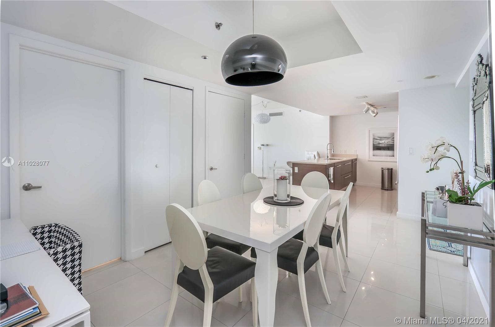 465 Brickell Ave #4403 Miami, FL 33131