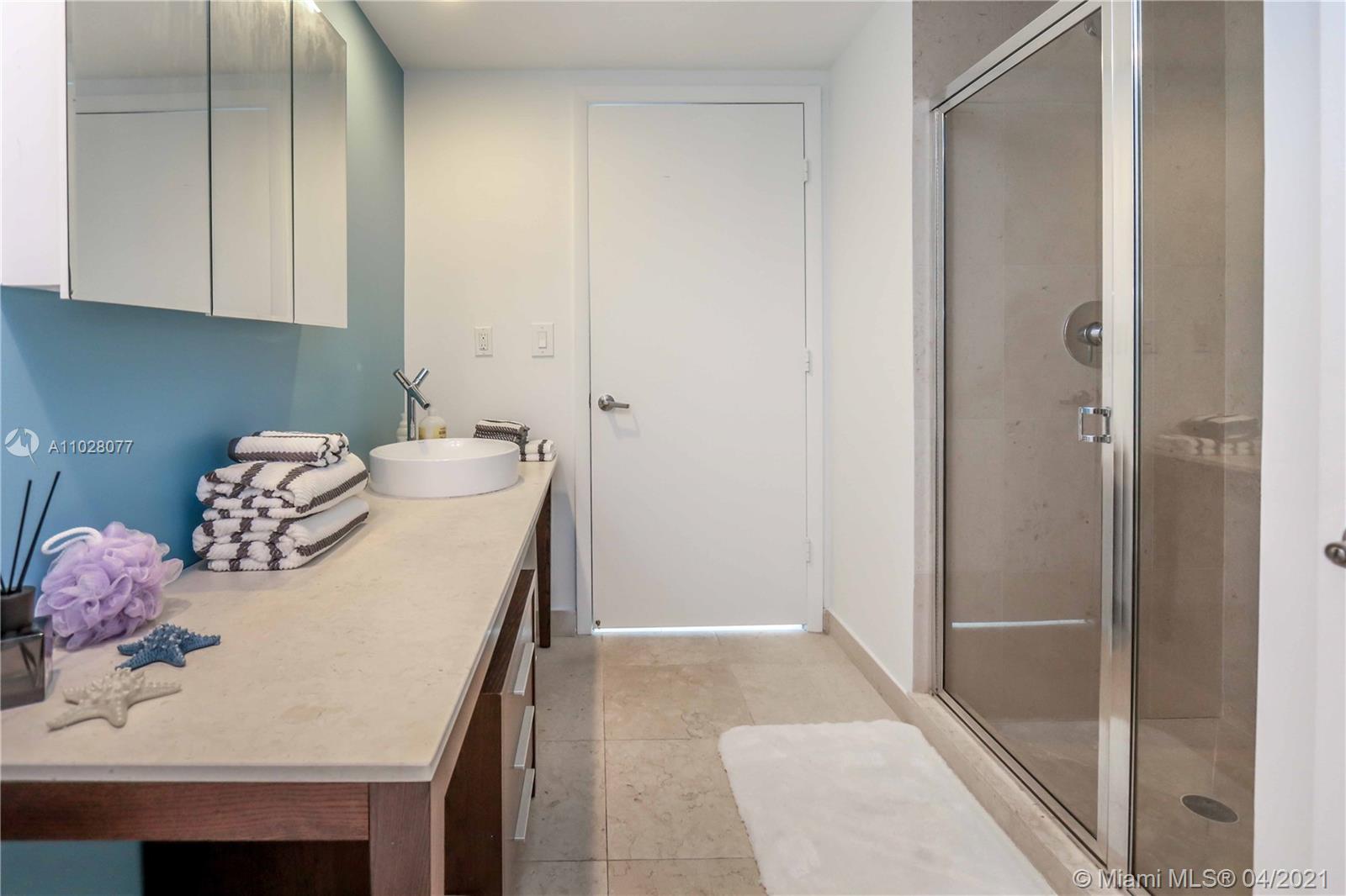 465 Brickell Ave #4403 Miami, FL 33131