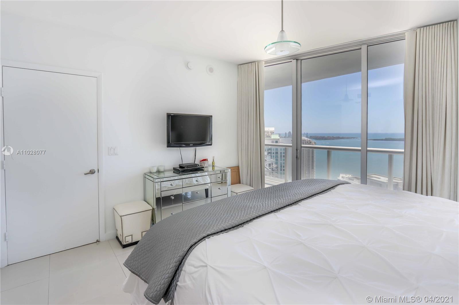 465 Brickell Ave #4403 Miami, FL 33131