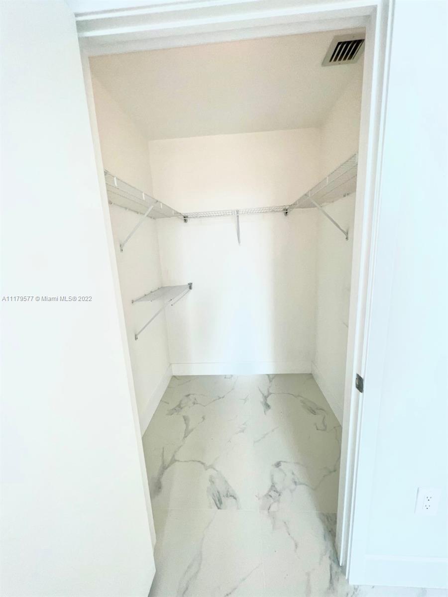 1111 SW 1st Ave #2817-N Miami, FL 33130