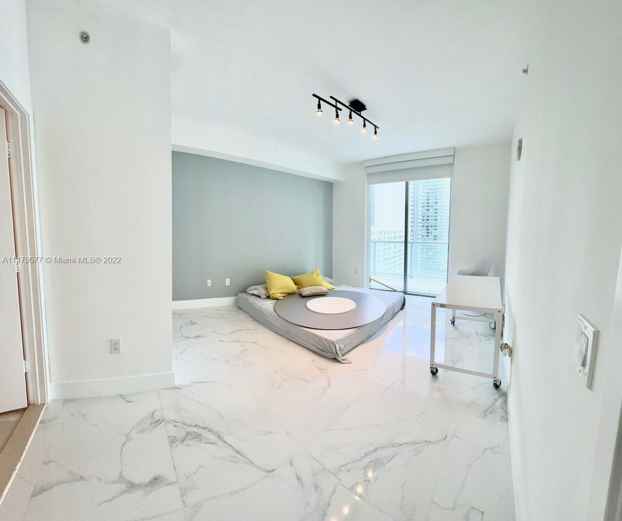 1111 SW 1st Ave #2817-N Miami, FL 33130