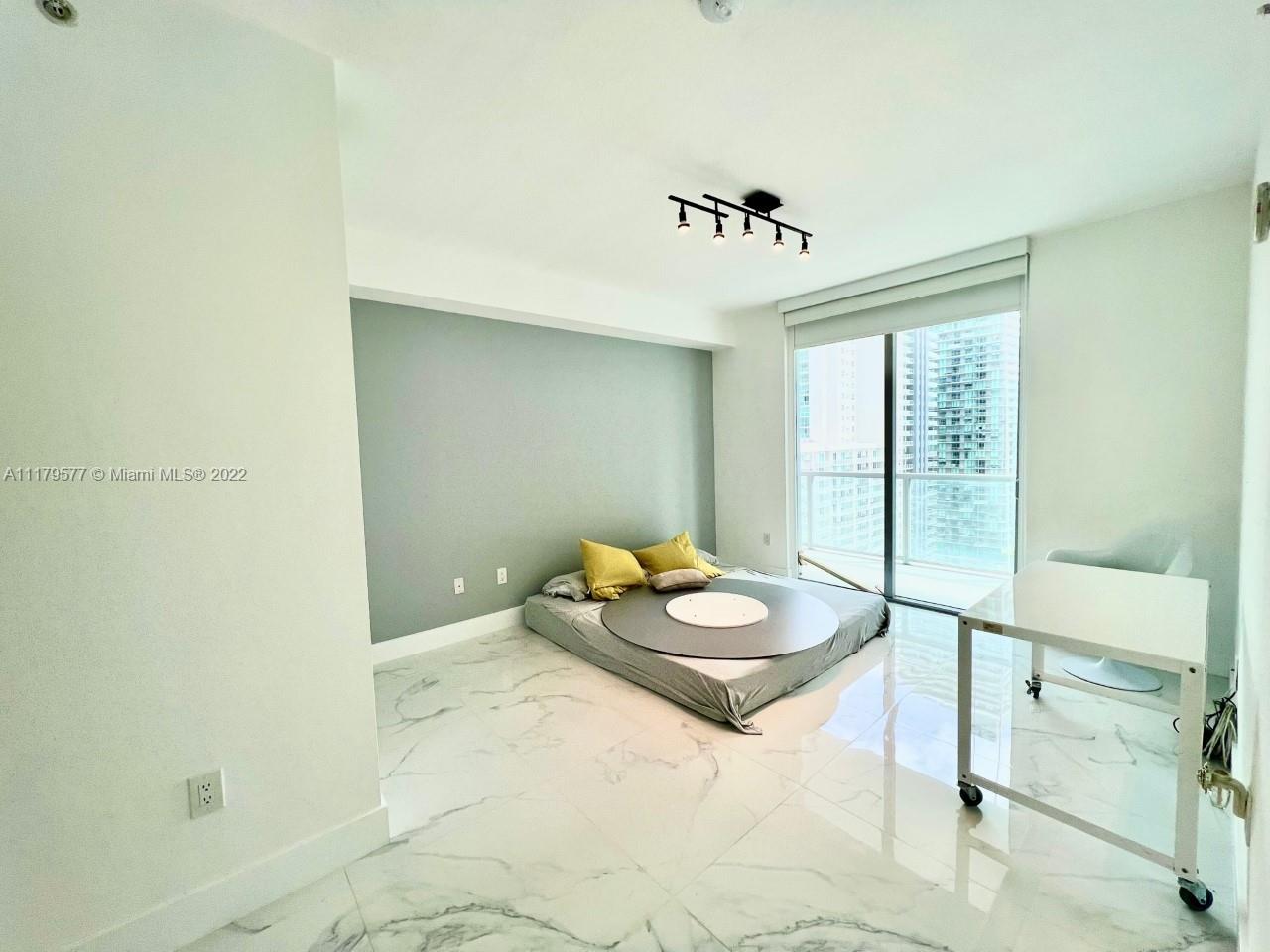 1111 SW 1st Ave #2817-N Miami, FL 33130