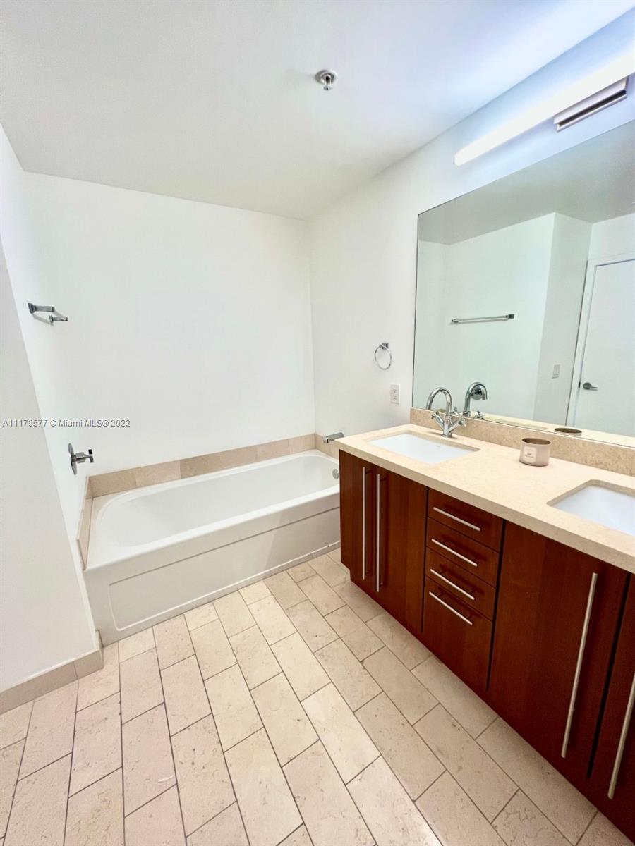 1111 SW 1st Ave #2817-N Miami, FL 33130