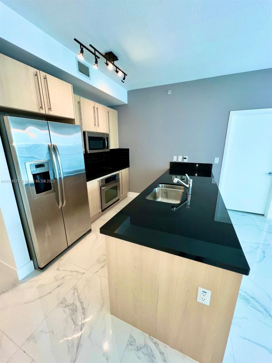 1111 SW 1st Ave #2817-N Miami, FL 33130