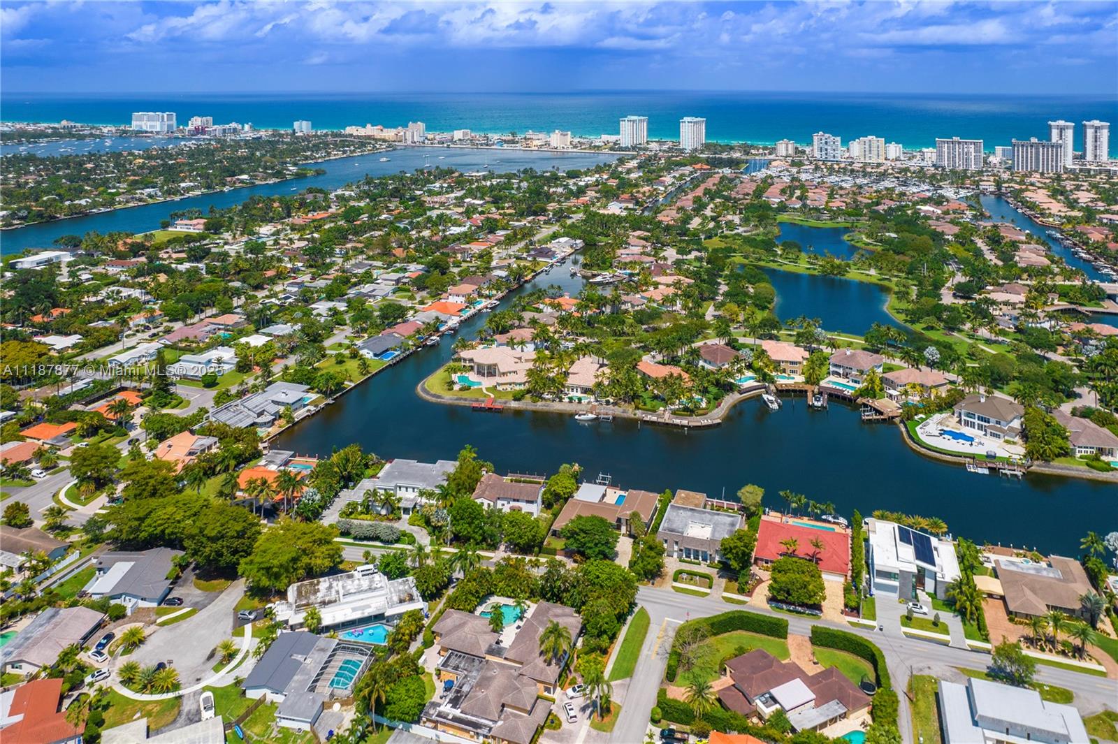 1025 Diplomat Pkwy Hollywood, FL 33019