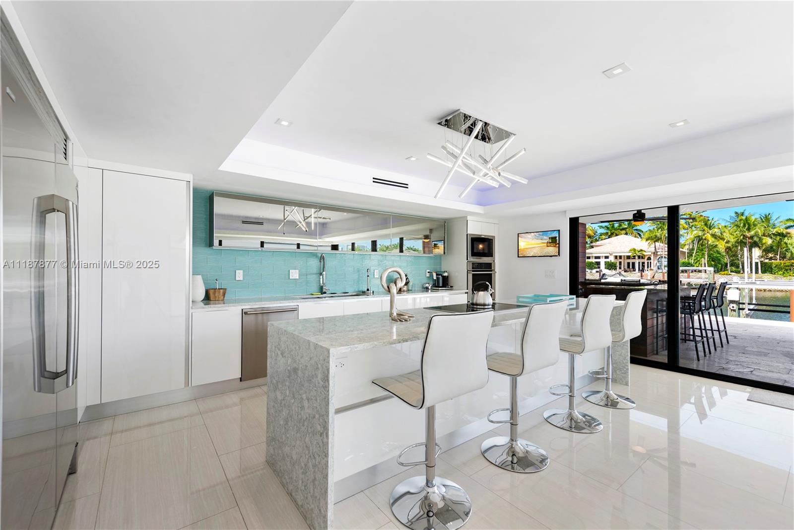 1025 Diplomat Pkwy Hollywood, FL 33019