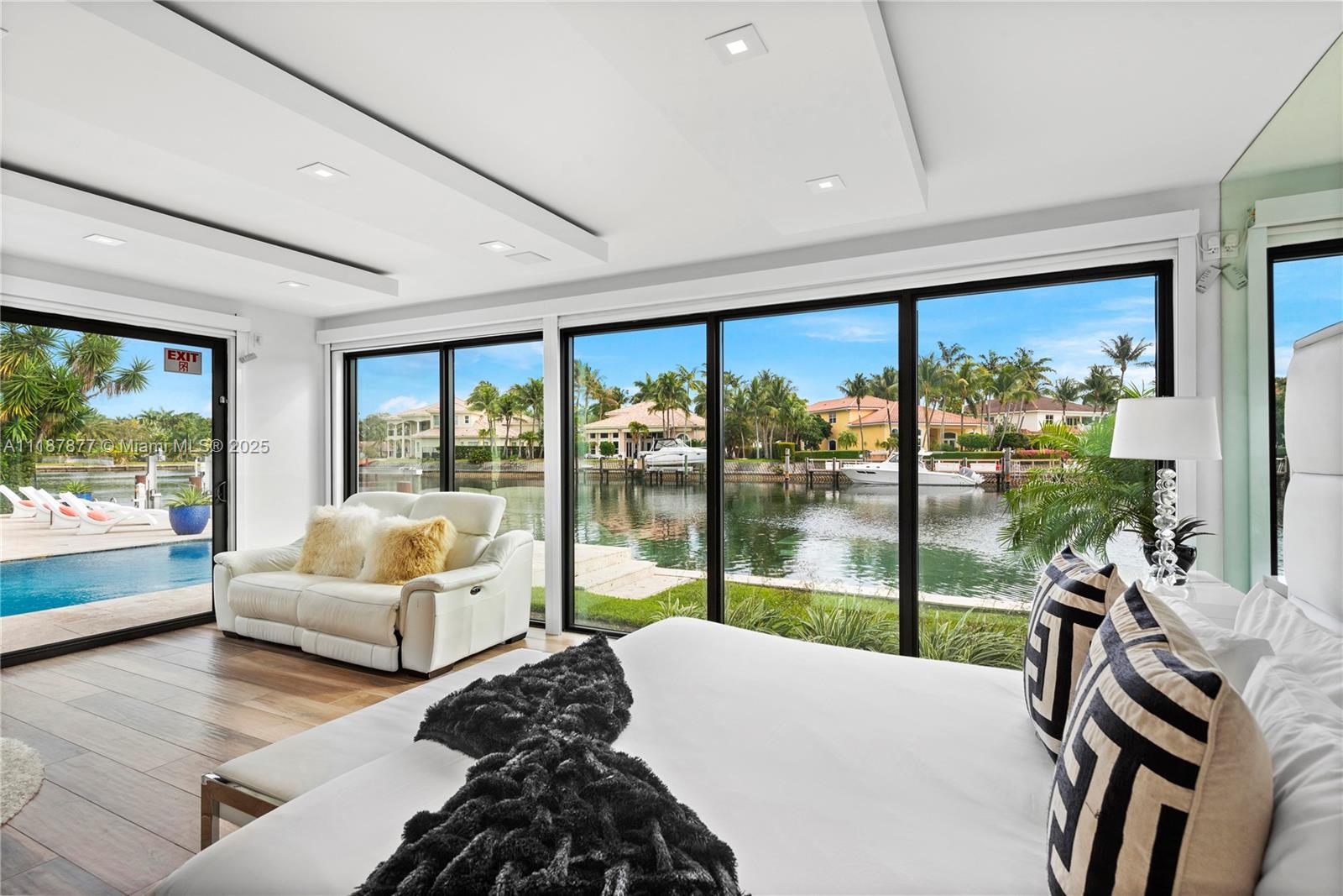 1025 Diplomat Pkwy Hollywood, FL 33019