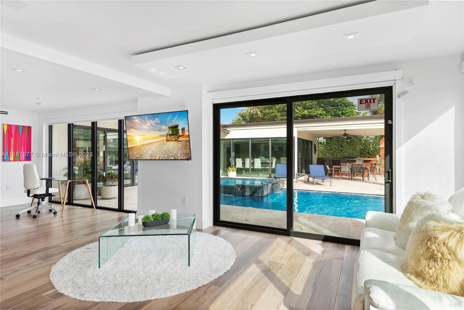 1025 Diplomat Pkwy Hollywood, FL 33019