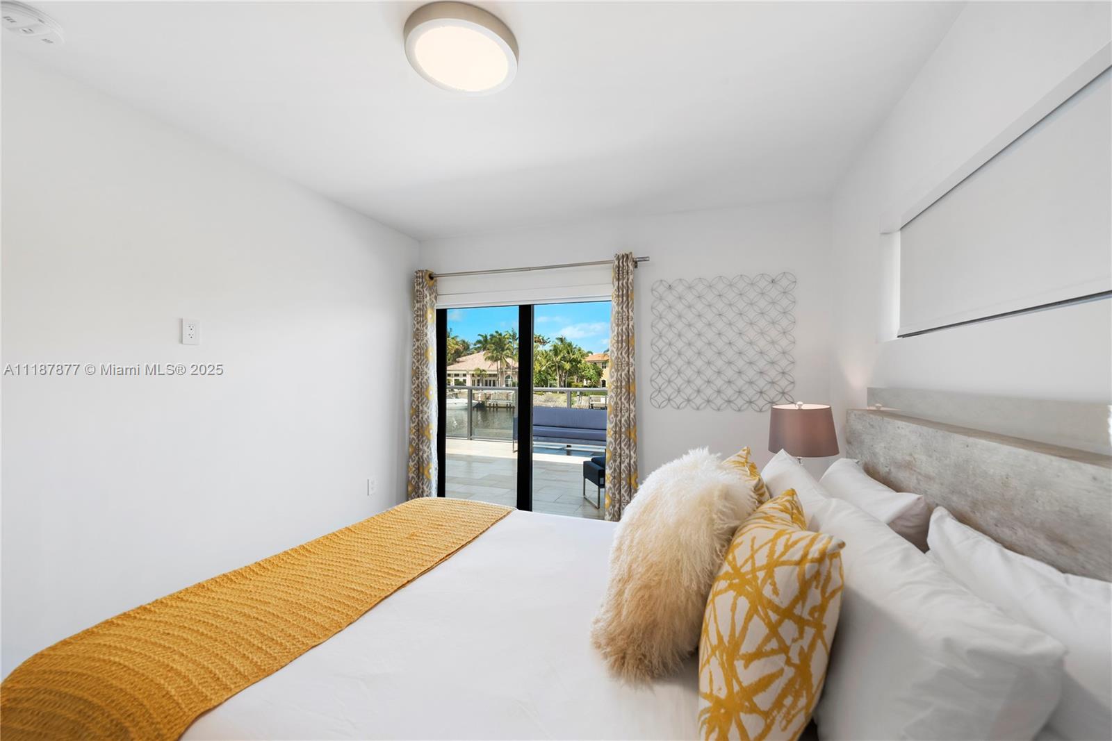 1025 Diplomat Pkwy Hollywood, FL 33019