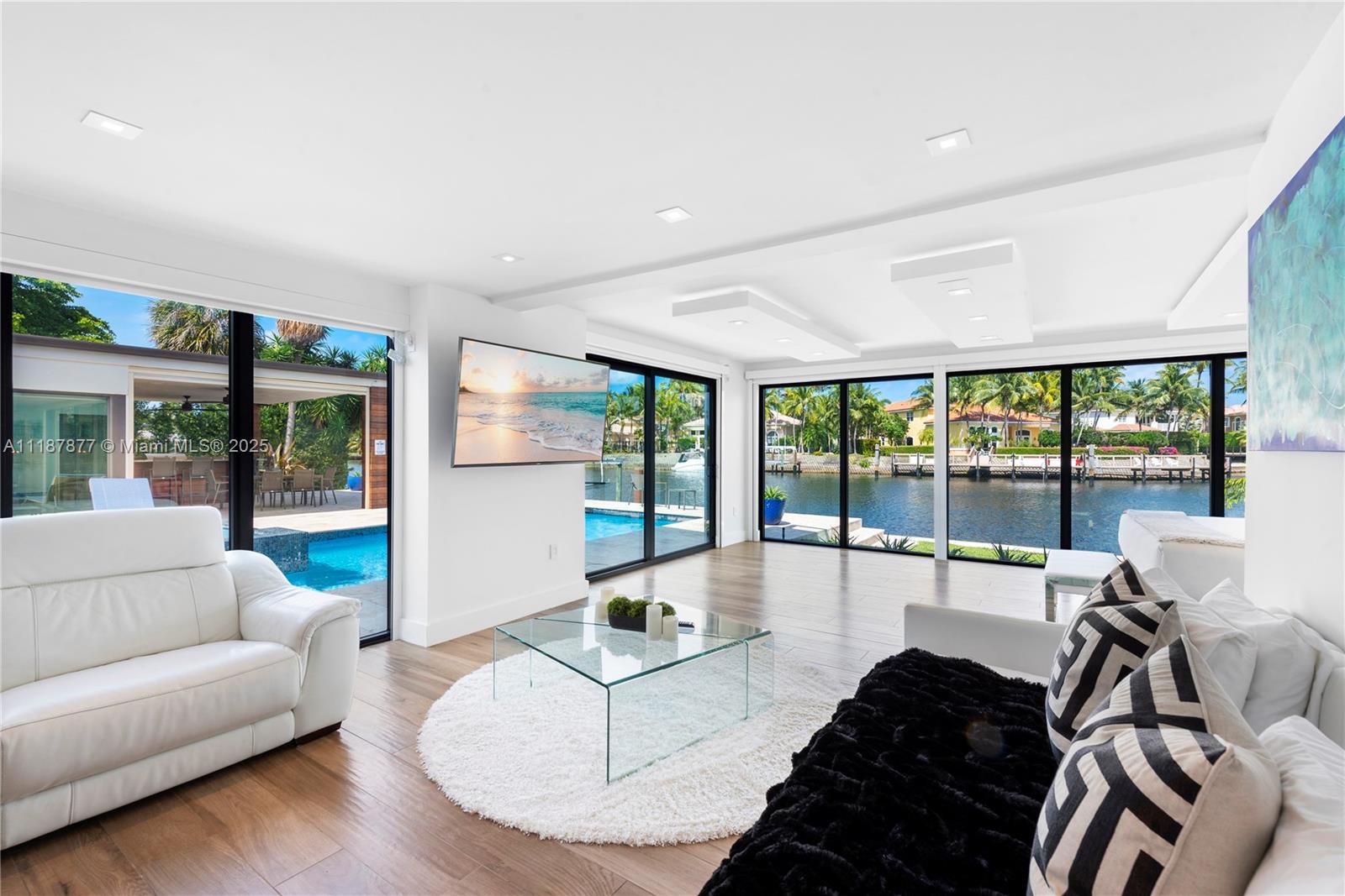 1025 Diplomat Pkwy Hollywood, FL 33019