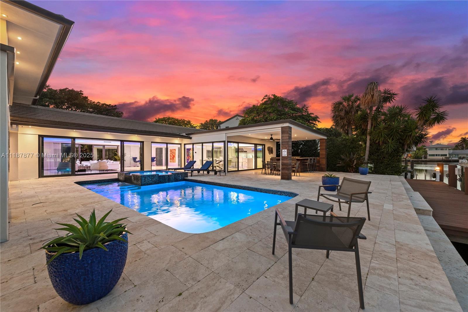 1025 Diplomat Pkwy Hollywood, FL 33019