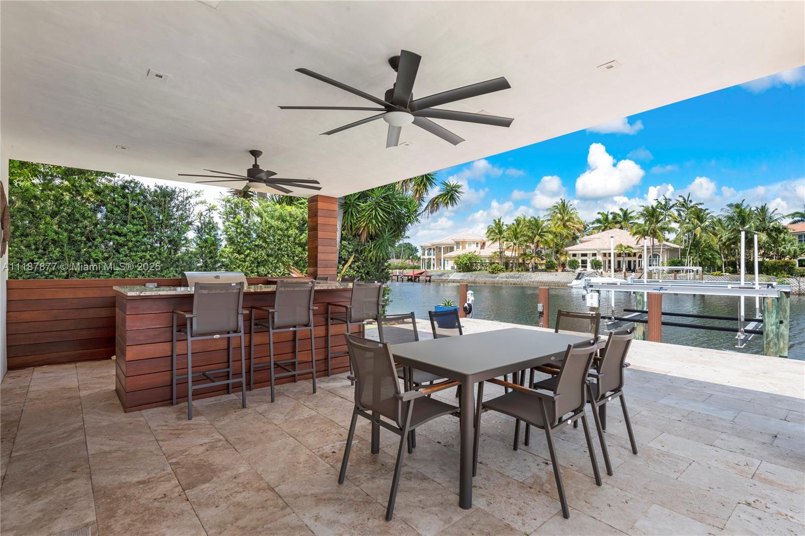 1025 Diplomat Pkwy Hollywood, FL 33019